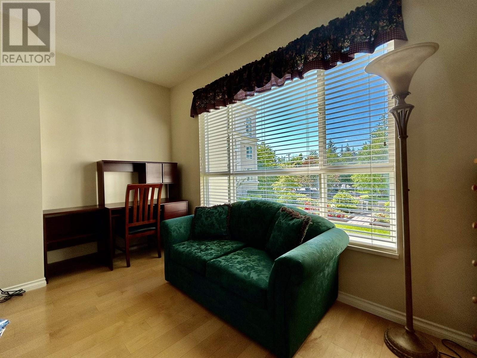 225 3098 GUILDFORD WAY, Coquitlam
