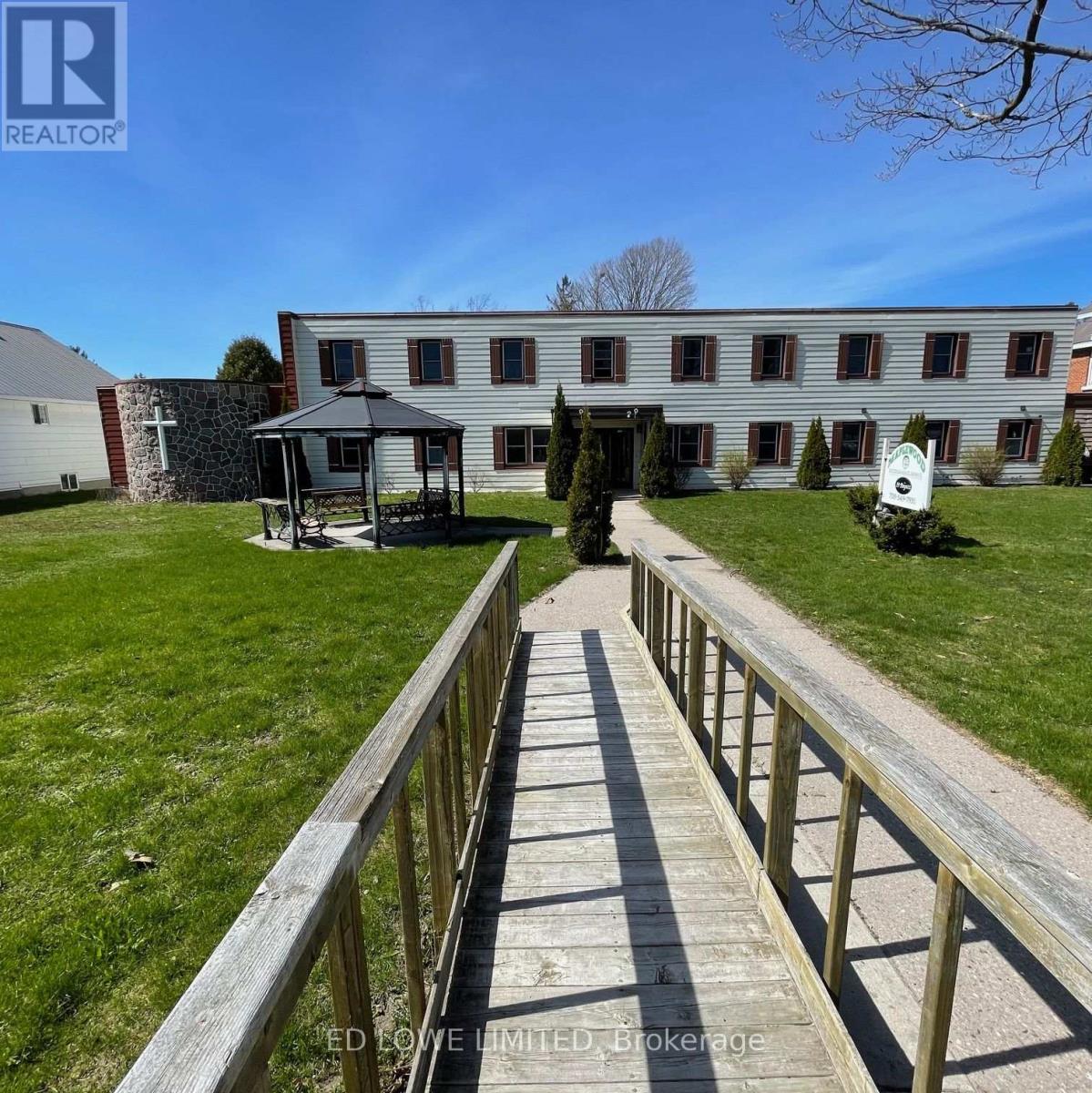 Photo 1 of 39 B Poyntz Street, Penetanguishene ON