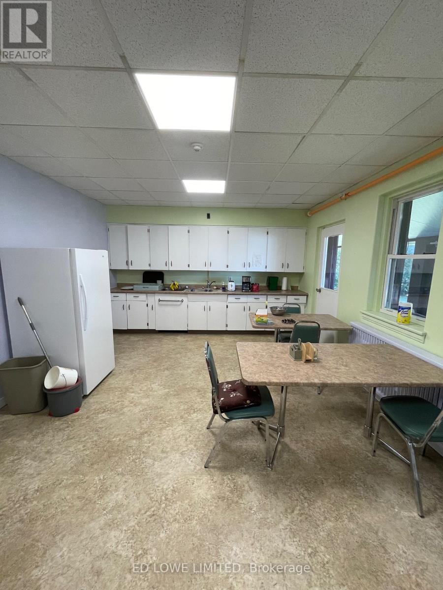 Photo 5 of 39 B Poyntz Street, Penetanguishene ON