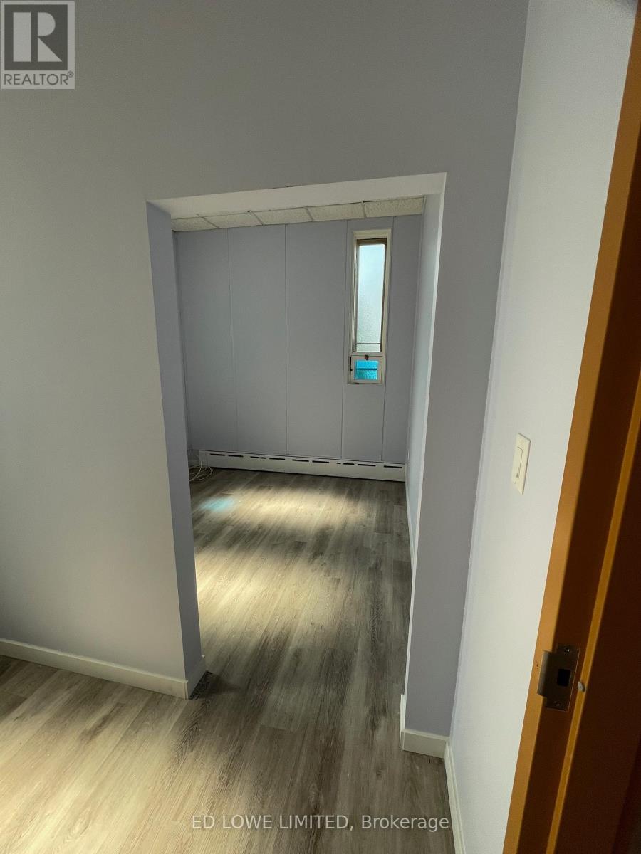 Photo 9 of 39 B Poyntz Street, Penetanguishene ON