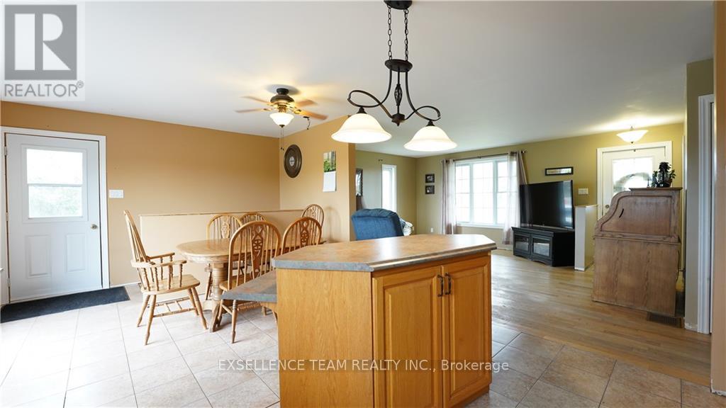 Photo 16 of 19100 Kenyon Conc Rd 7 Road, North Glengarry ON