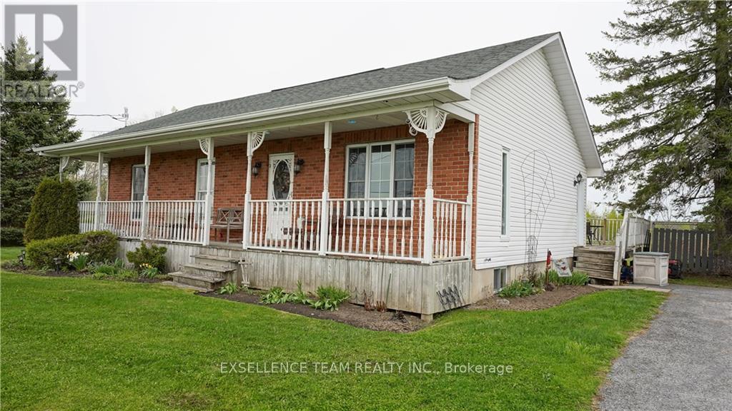 Photo 4 of 19100 Kenyon Conc Rd 7 Road, North Glengarry ON