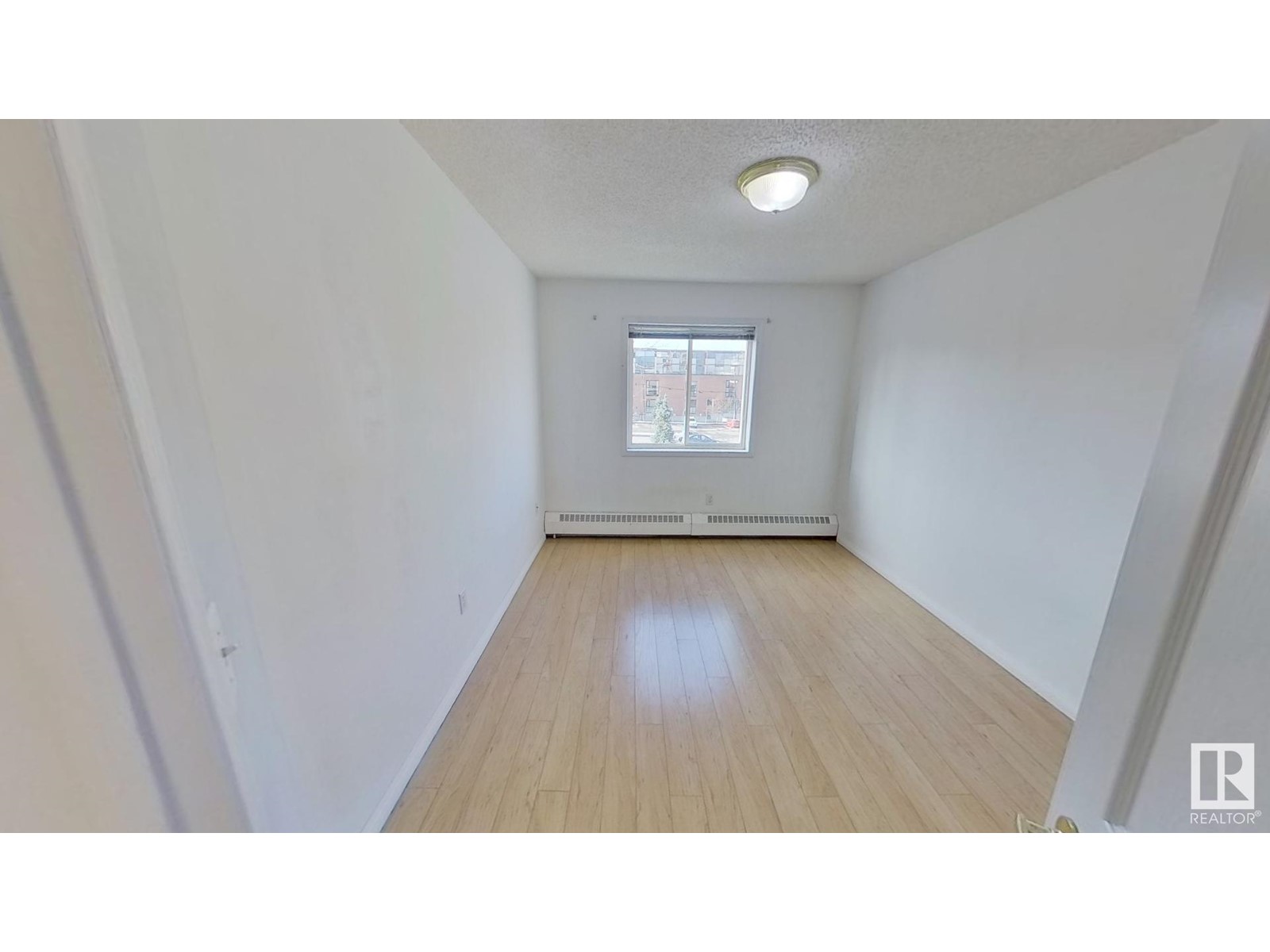 #22 10331 106 ST NW, Edmonton