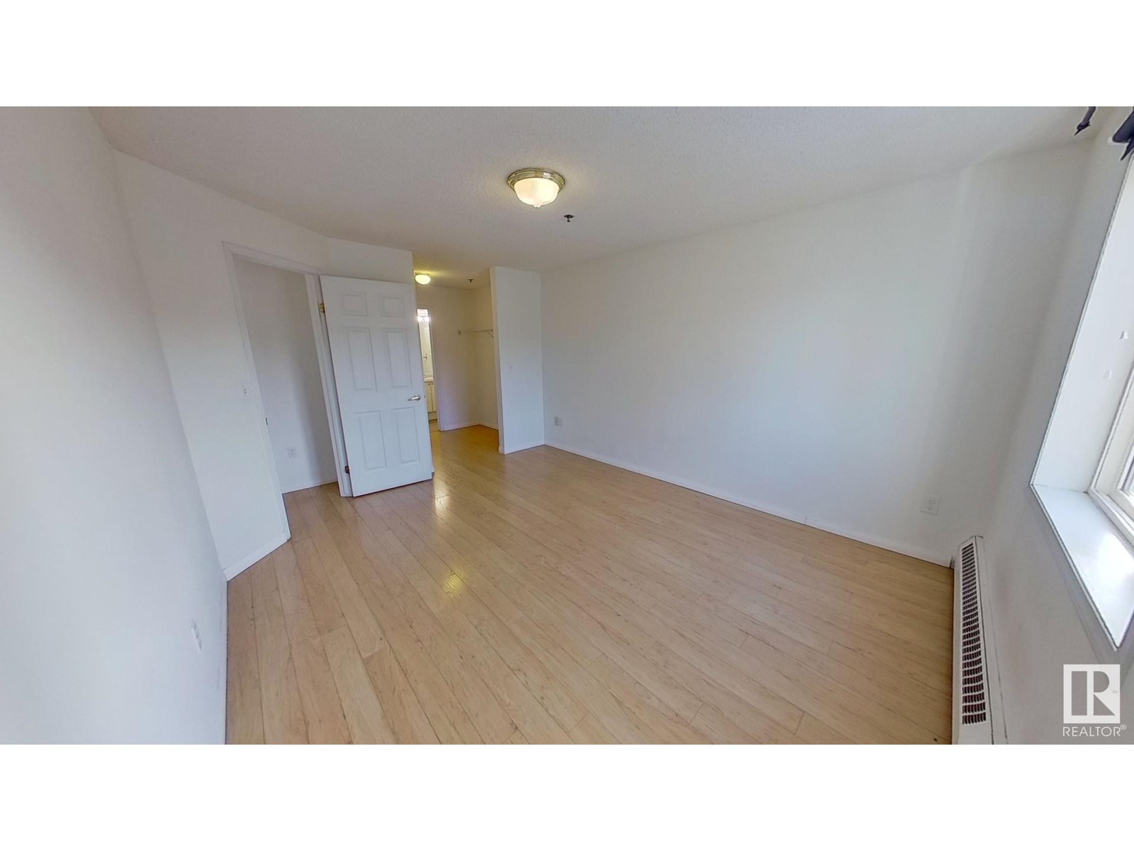 #22 10331 106 ST NW - 6