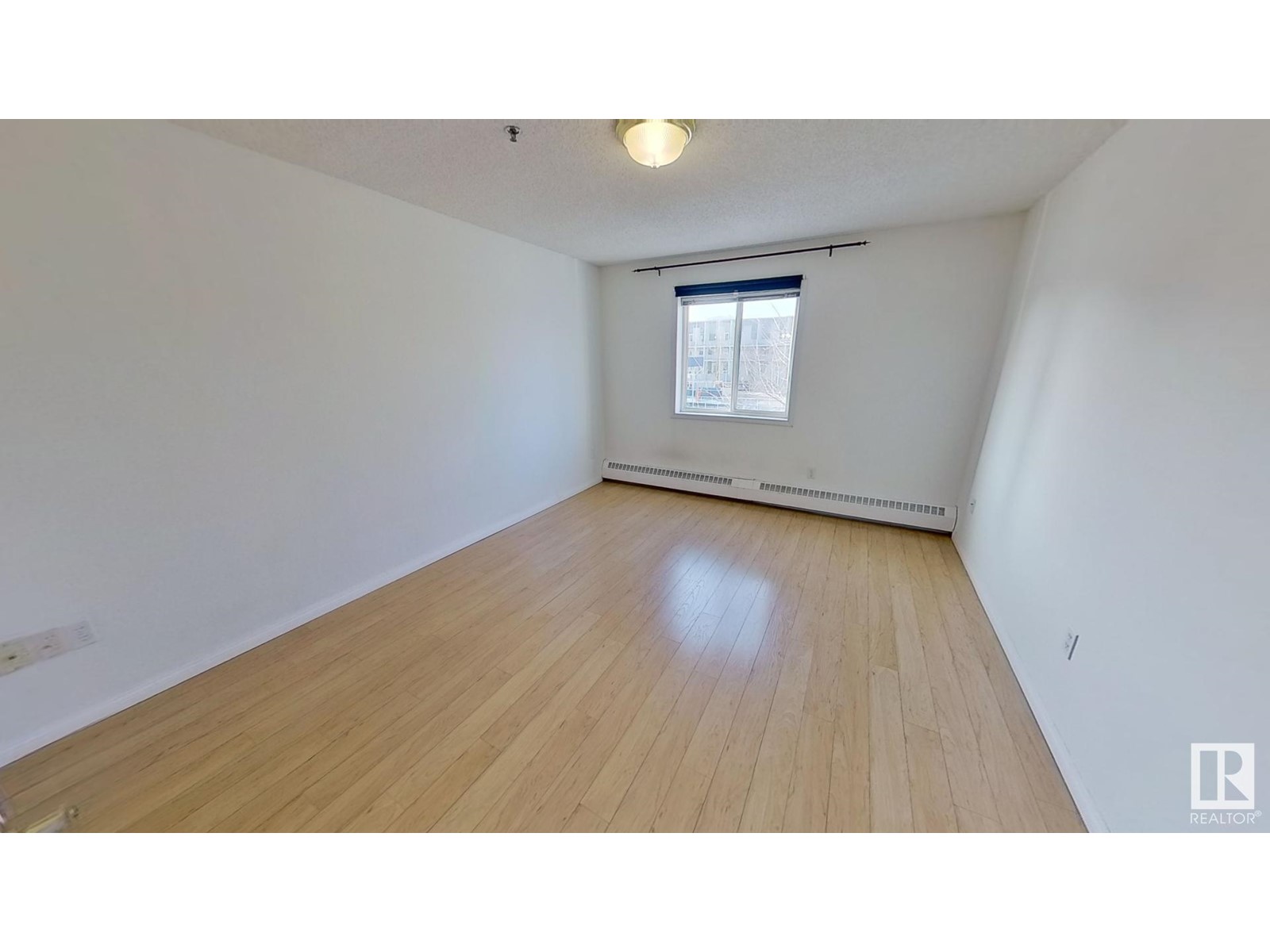 #22 10331 106 ST NW, Edmonton
