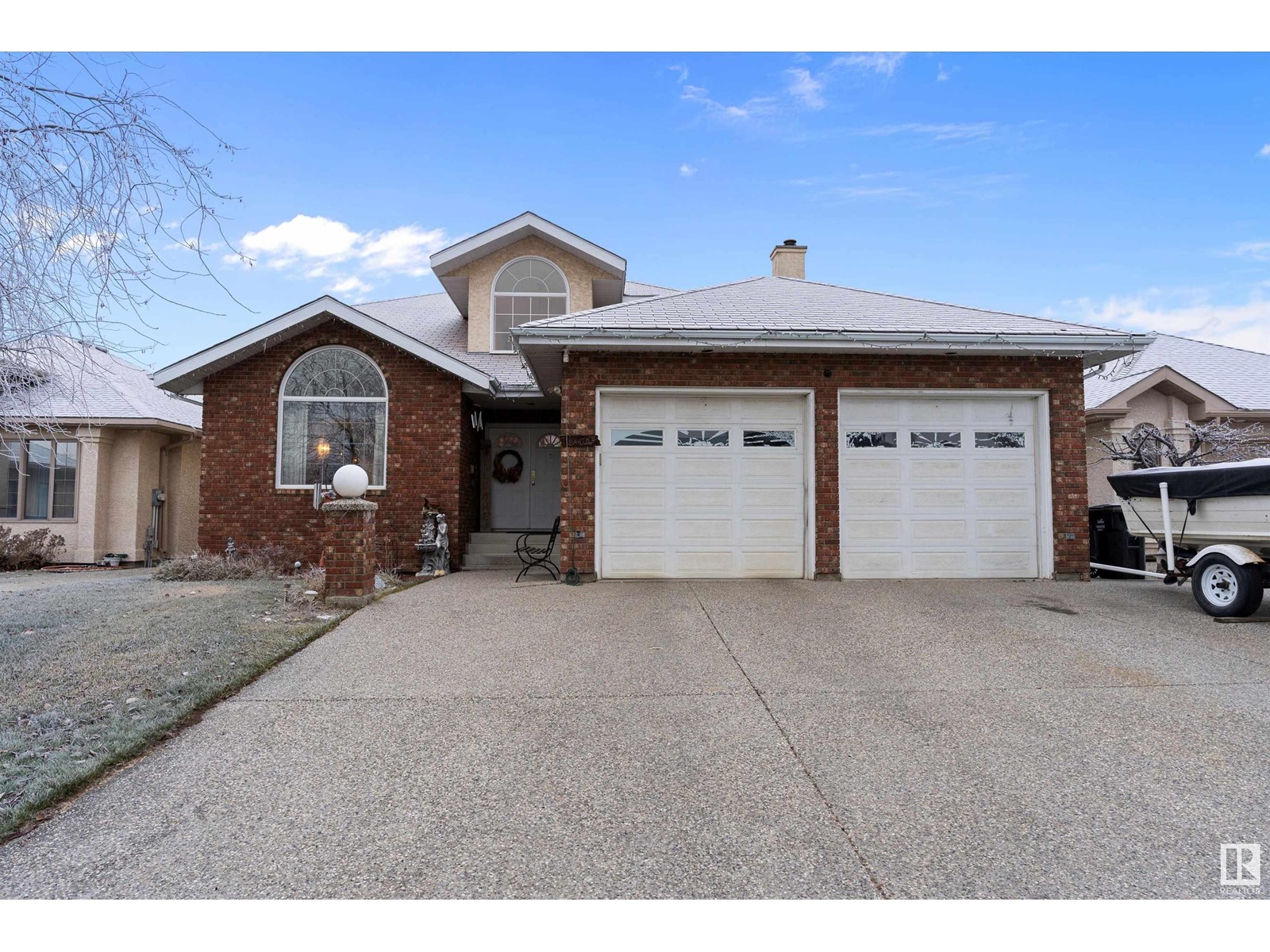 12 J BROWN PL, Leduc