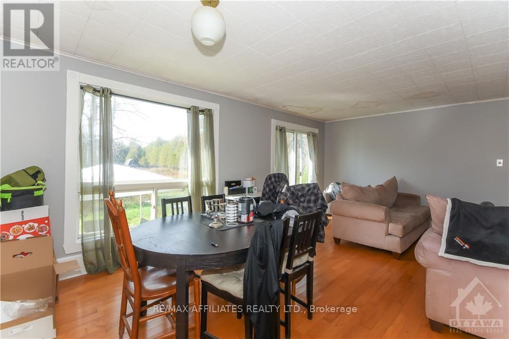 Photo 15 of 1860 Greys Creek Road, Ottawa ON