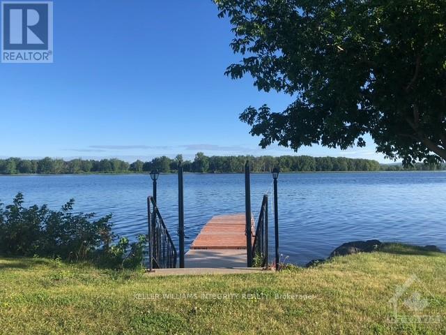 Single Family House Bungalow for Sale in  WOODS STREET Clarence-Rockland 