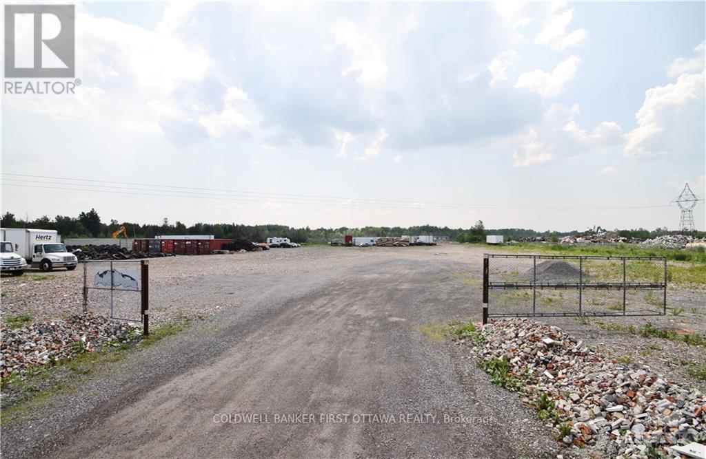 https://ddfcdn.realtor.ca/listing/TS638682536286470000/reb76/highres/5/x9462565_1.jpg