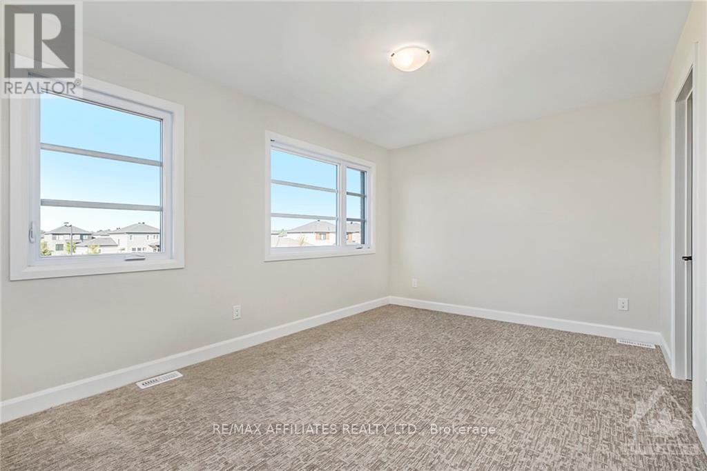 Photo 15 of 1035 Chablis Crescent, Russell ON