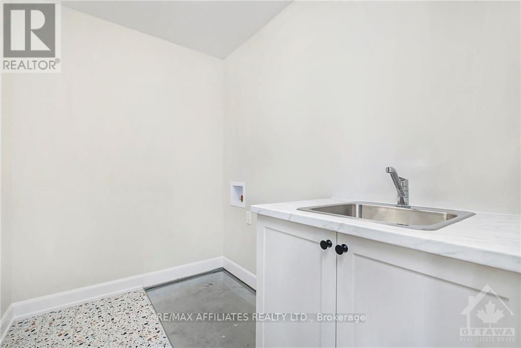 Photo 9 of 1035 Chablis Crescent, Russell ON