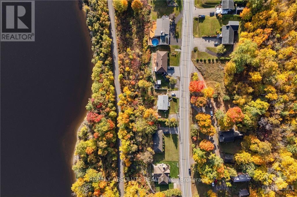 Photo 15 of 1139 B River Road, Mcnab Braeside ON