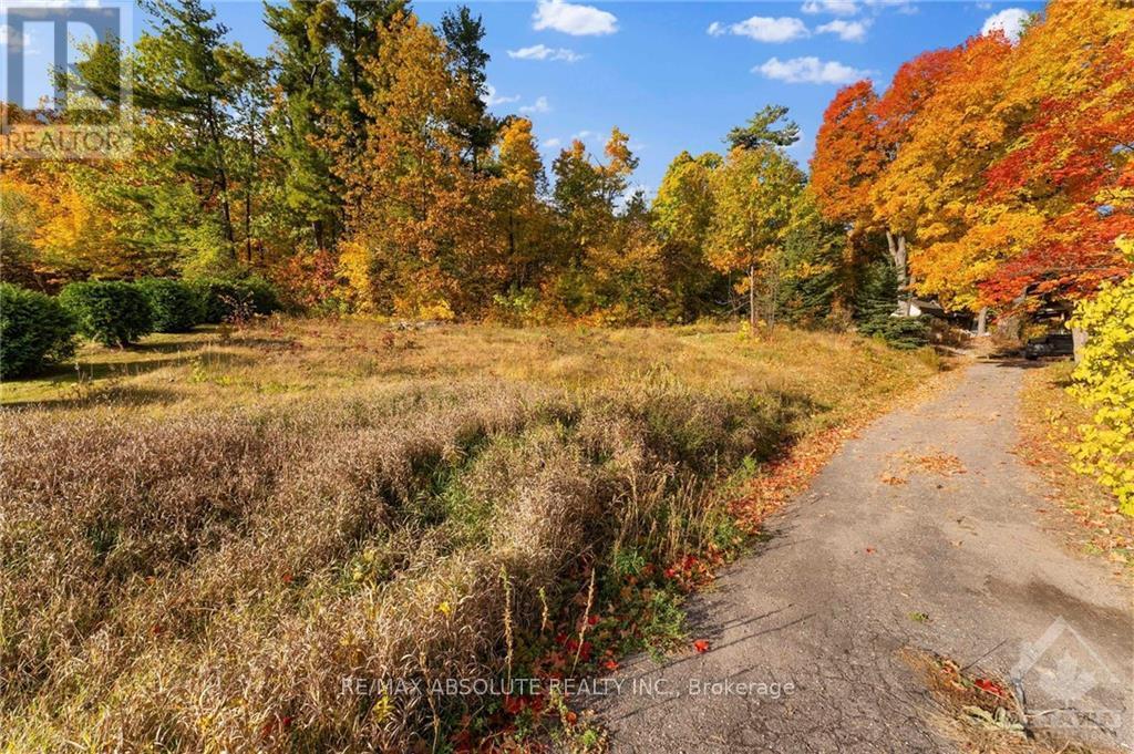 Photo 5 of 1139 B River Road, Mcnab Braeside ON