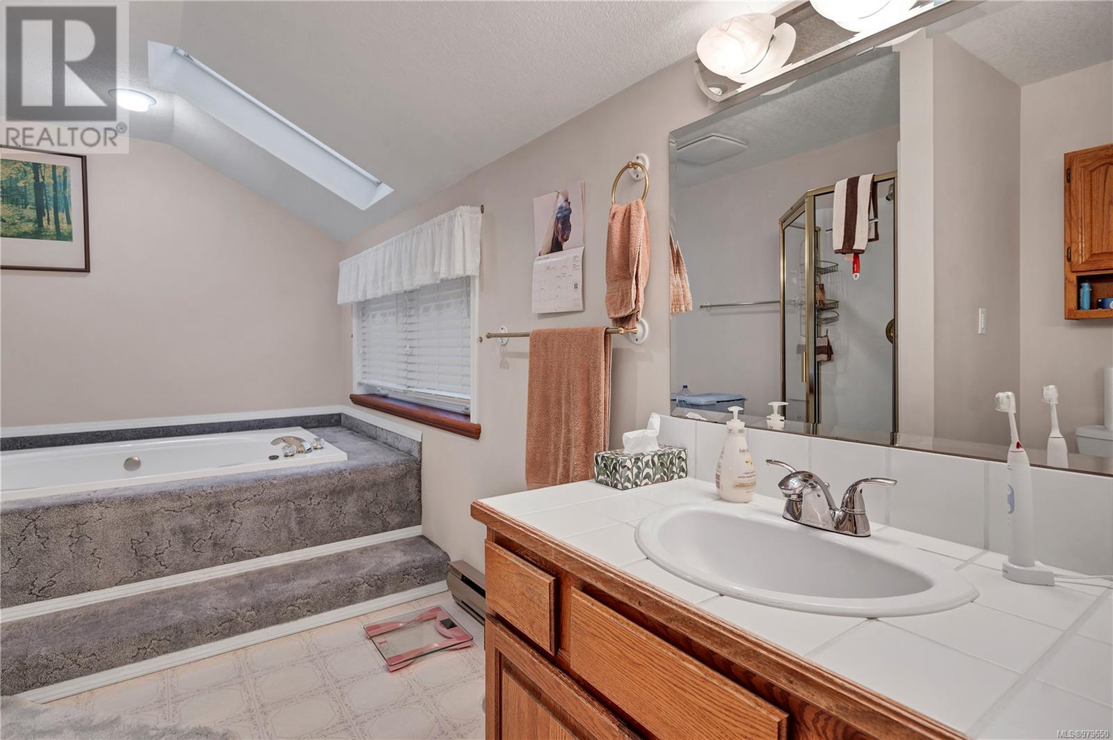 2926 Island Hwy S, Campbell River real estate listing 979650