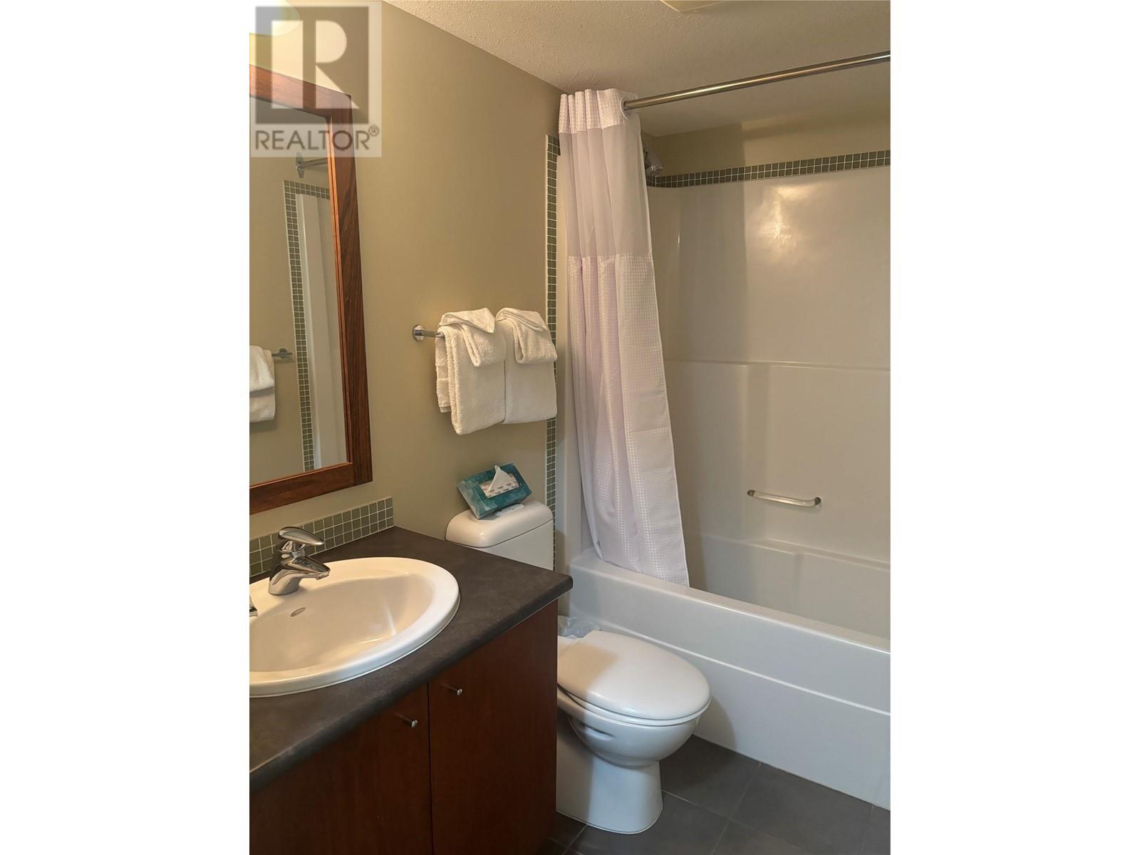 #314D 2049 Summit Drive - 4