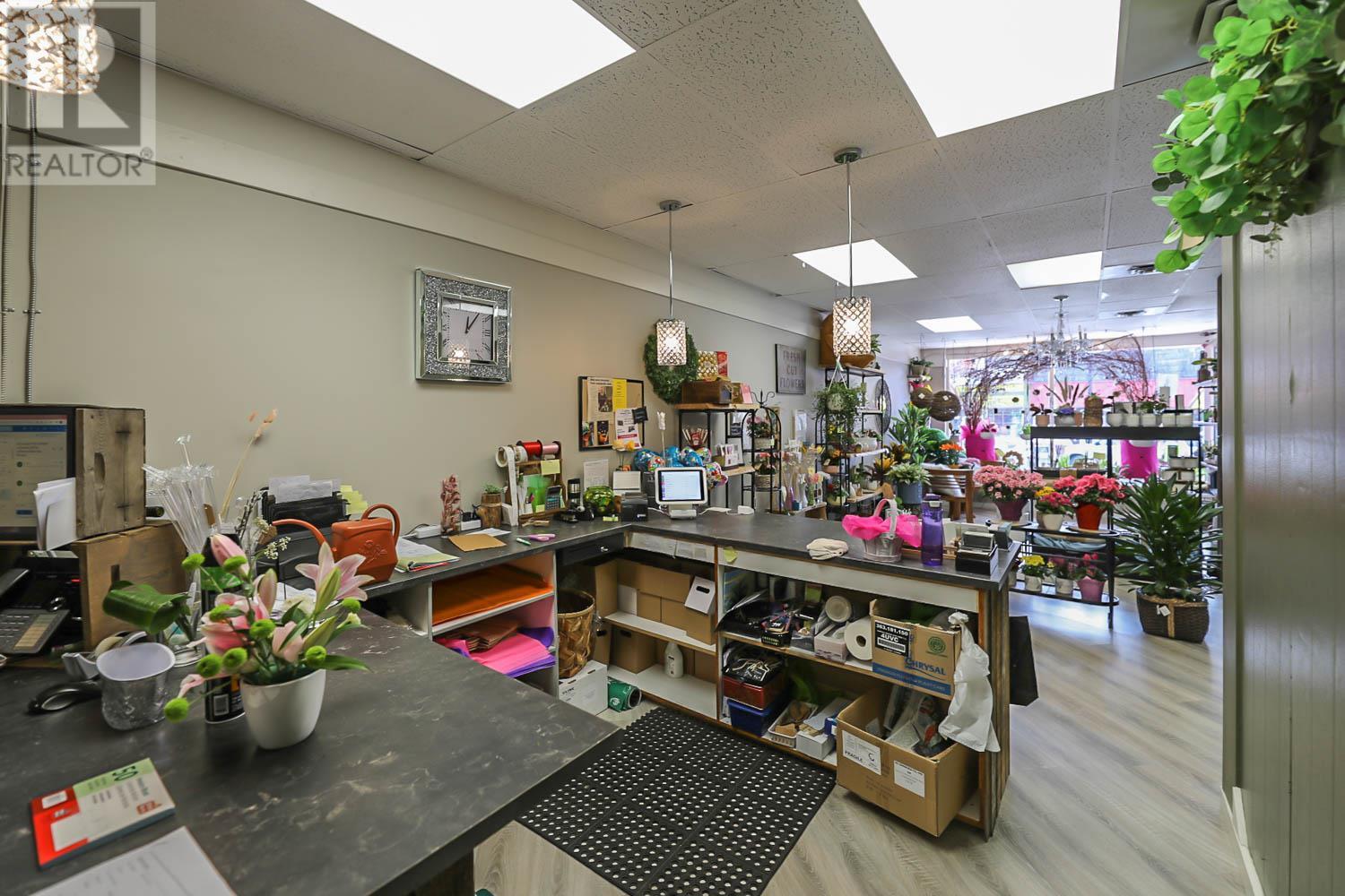 10122 & 10124 Main Street, Summerland