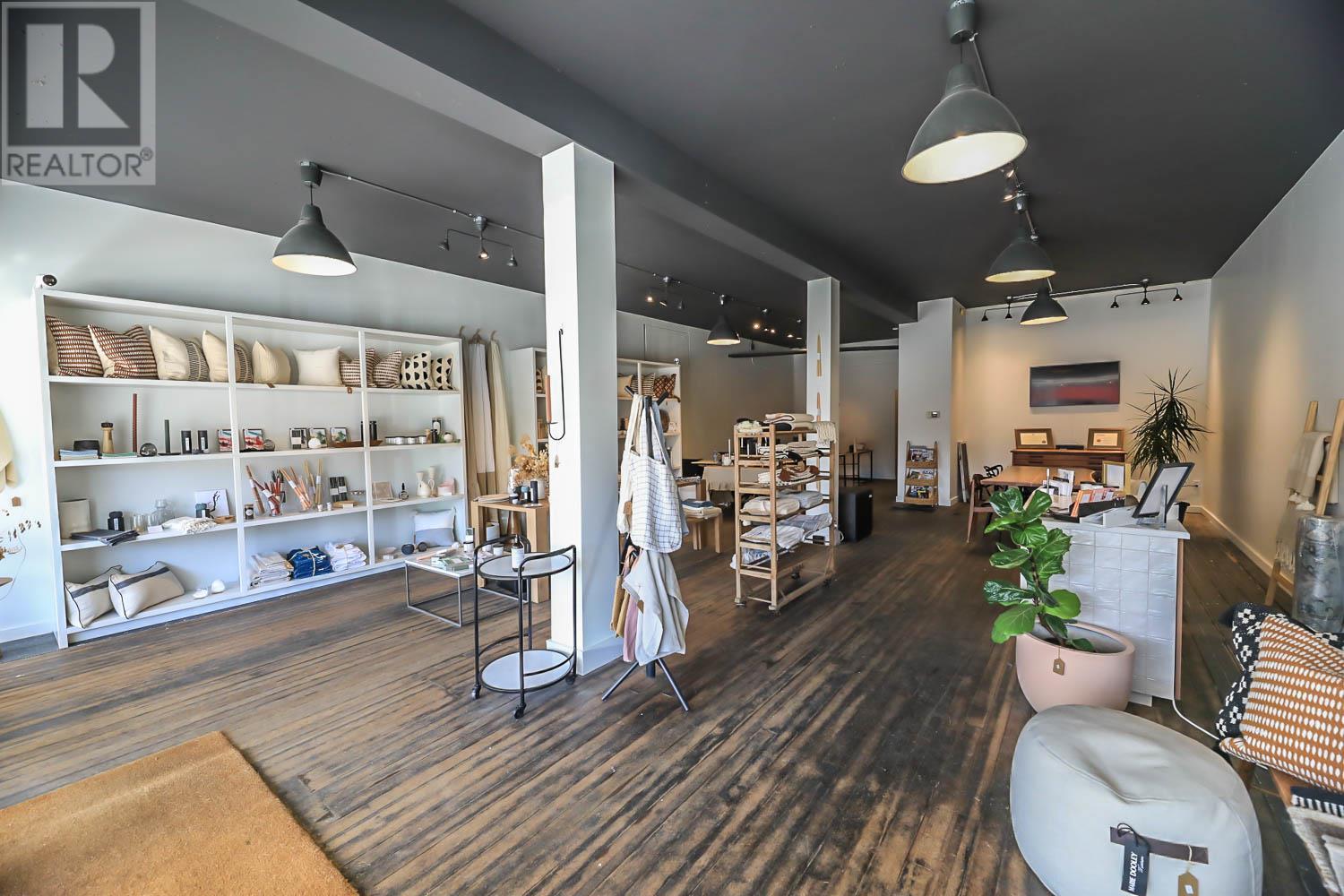10122 & 10124 Main Street, Summerland
