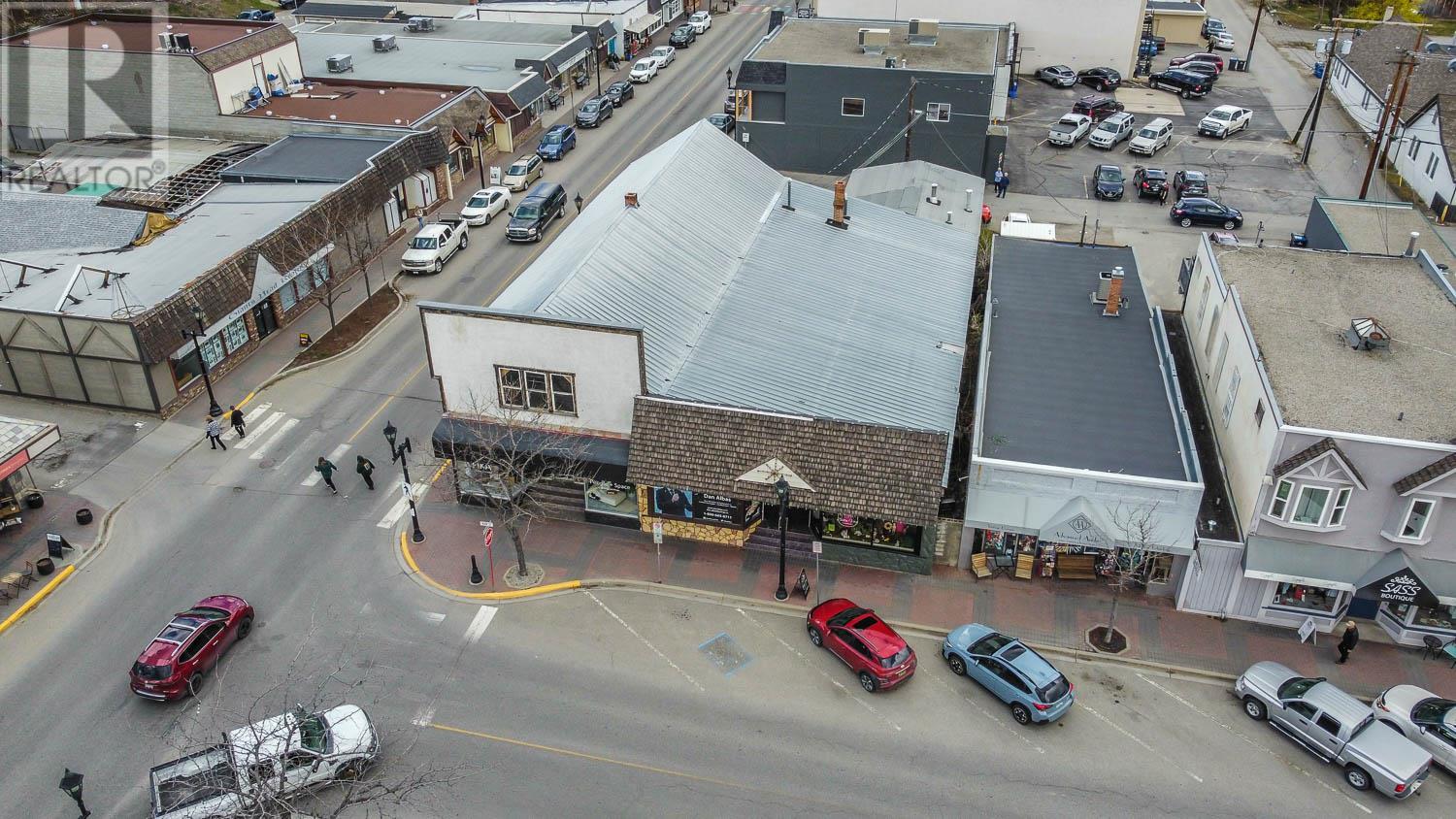 10122 & 10124 Main Street, Summerland