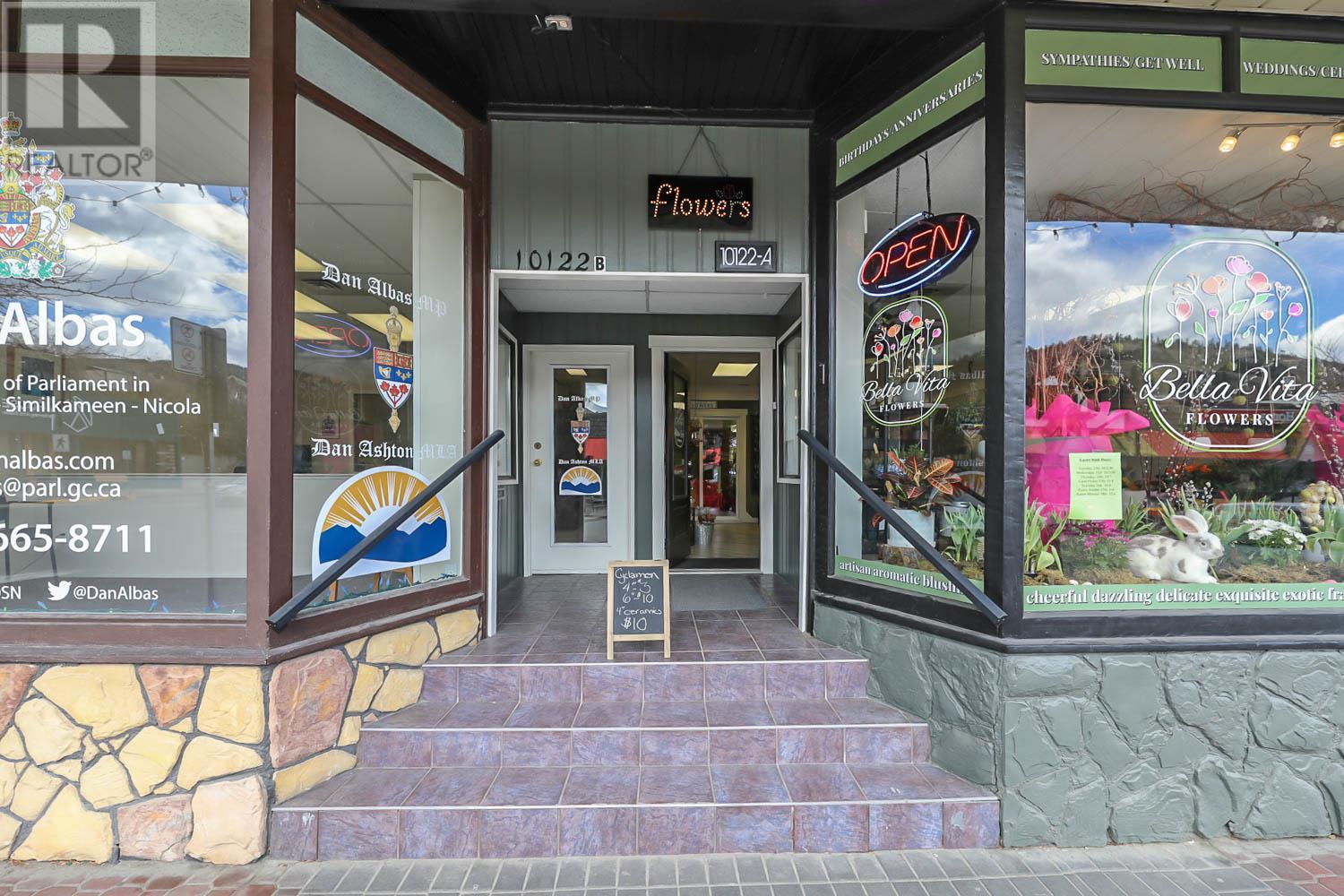 10122 & 10124 Main Street, Summerland
