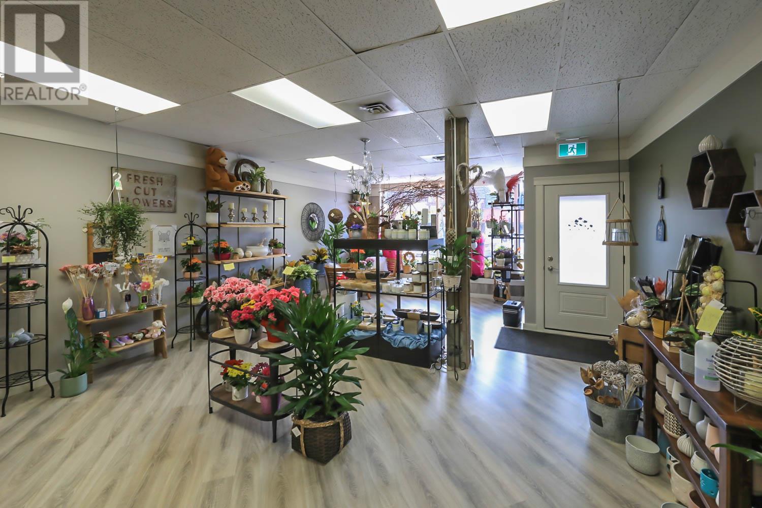 10122 & 10124 Main Street, Summerland