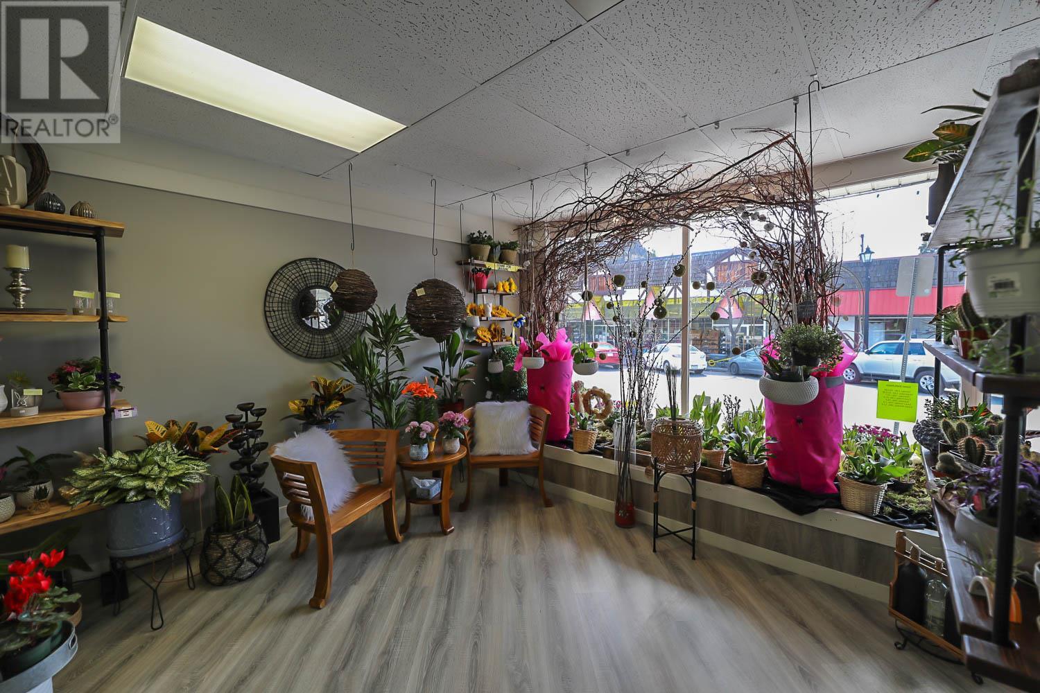 10122 & 10124 Main Street, Summerland