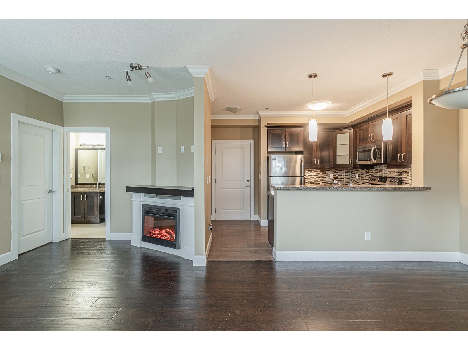 324 13897 FRASER HIGHWAY, Surrey