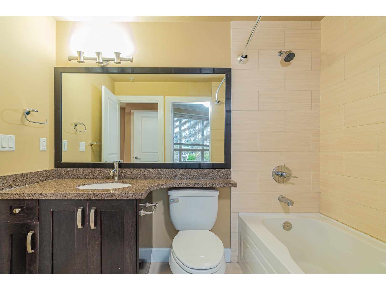 324 13897 FRASER HIGHWAY, Surrey