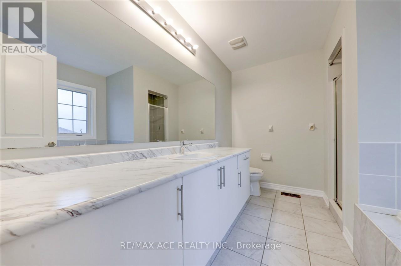 Photo 24 of 114 Noden Crescent, Clarington ON