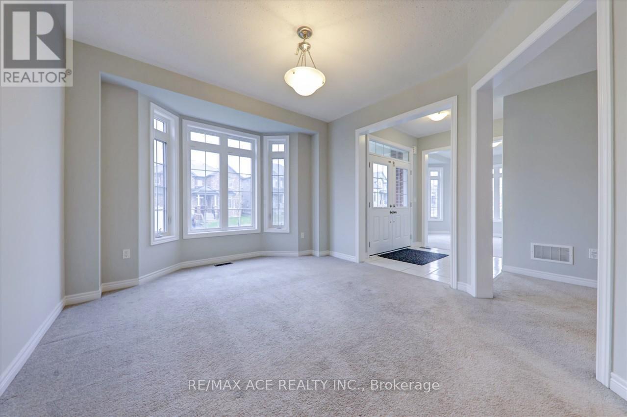 Photo 9 of 114 Noden Crescent, Clarington ON