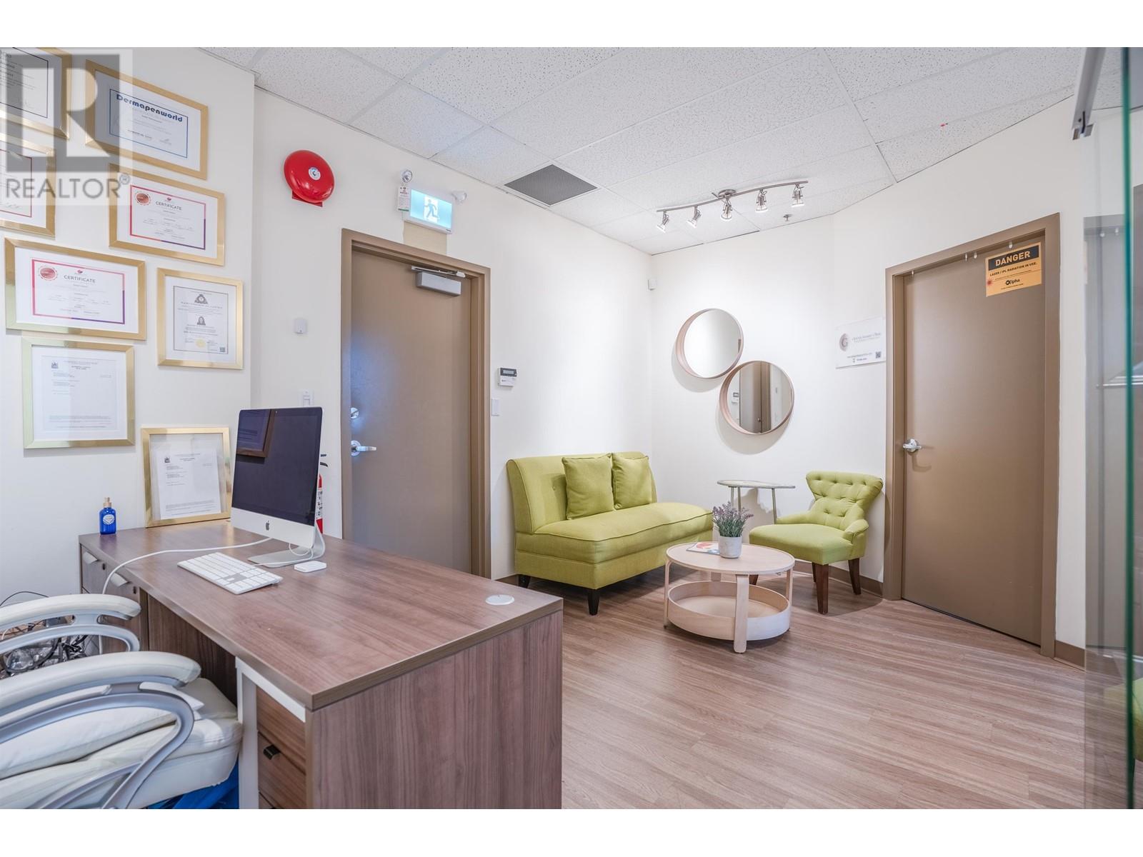 11414 CONFIDENTIAL, North Vancouver