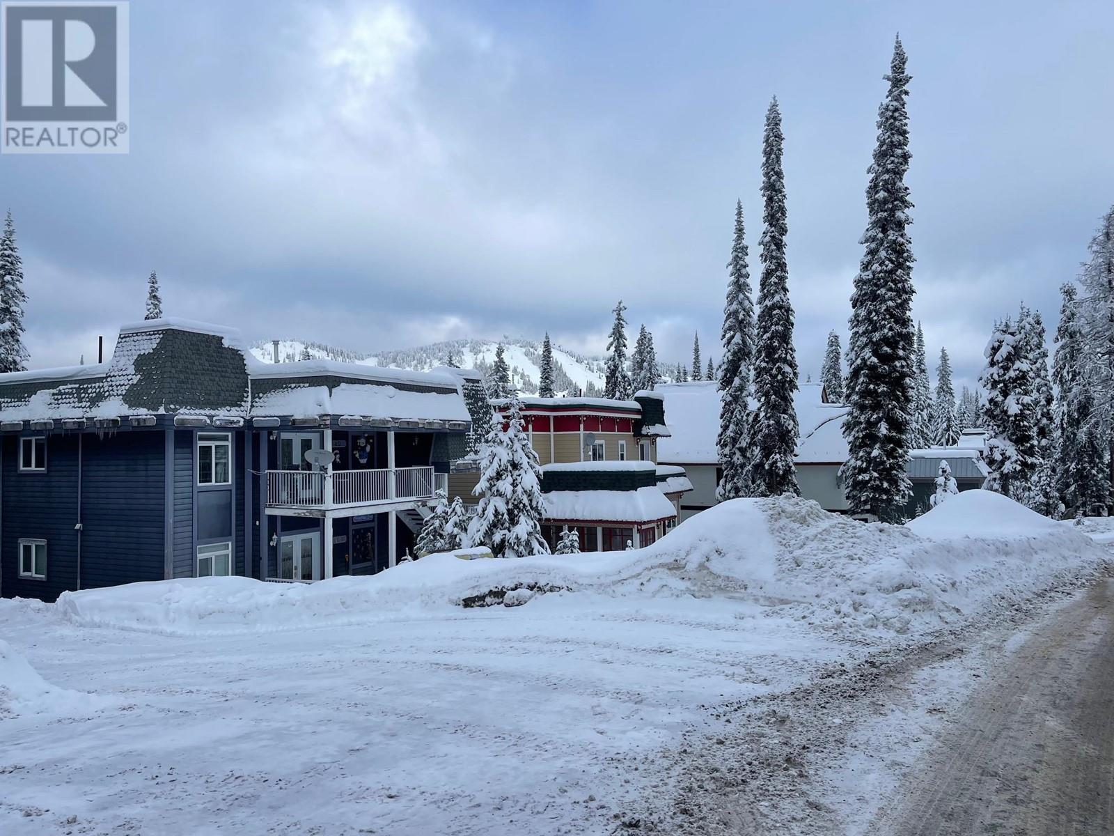 555 Monashee Road, Silver Star
