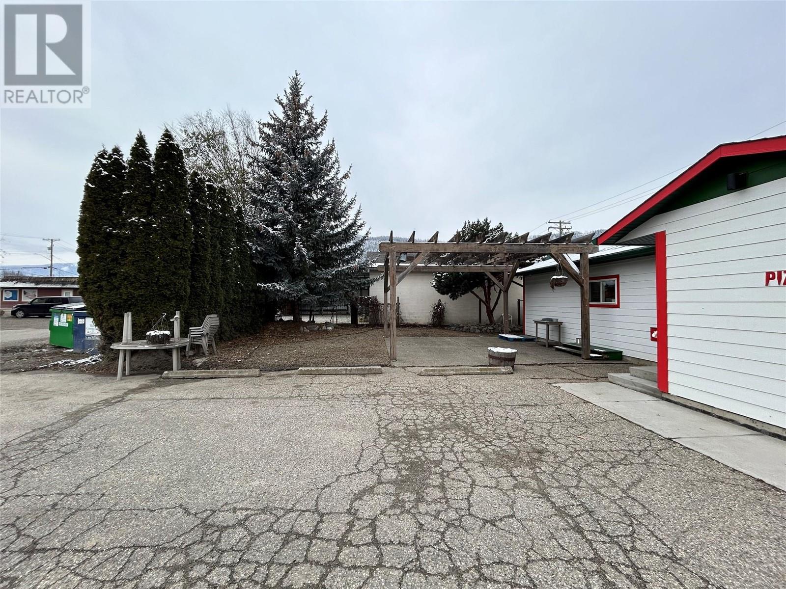  2090 NORRIS Avenue, Lumby