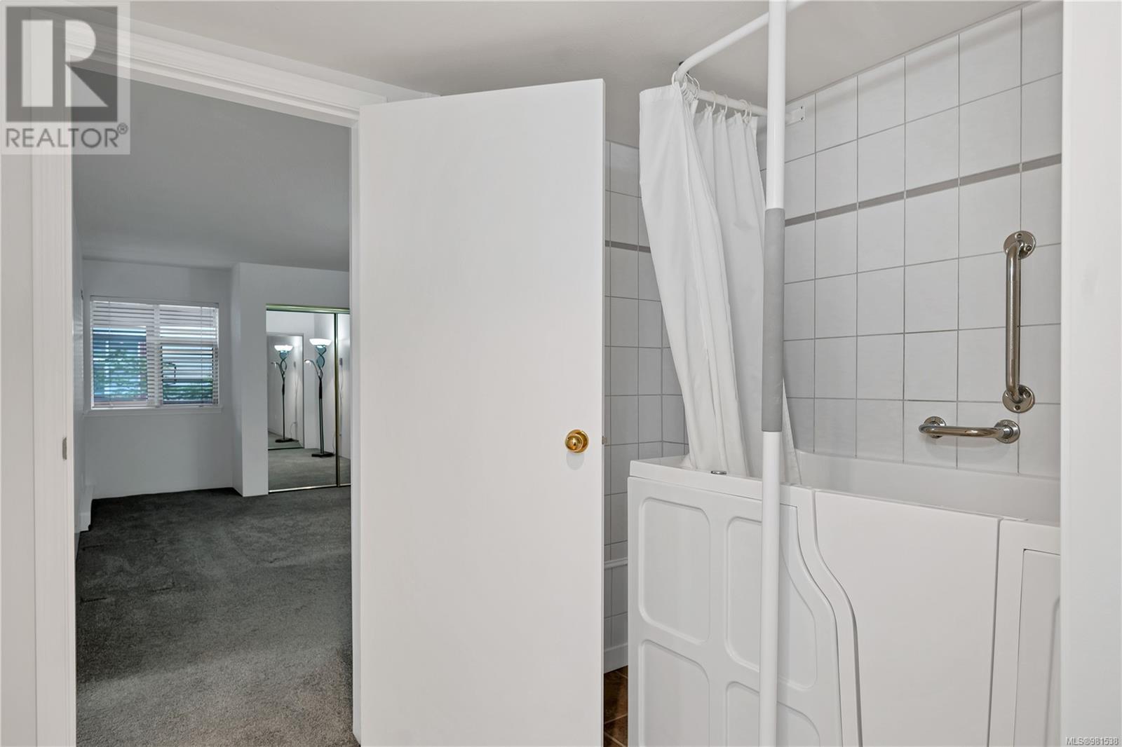 3207 27 Island Hwy S, Campbell River real estate listing 981538