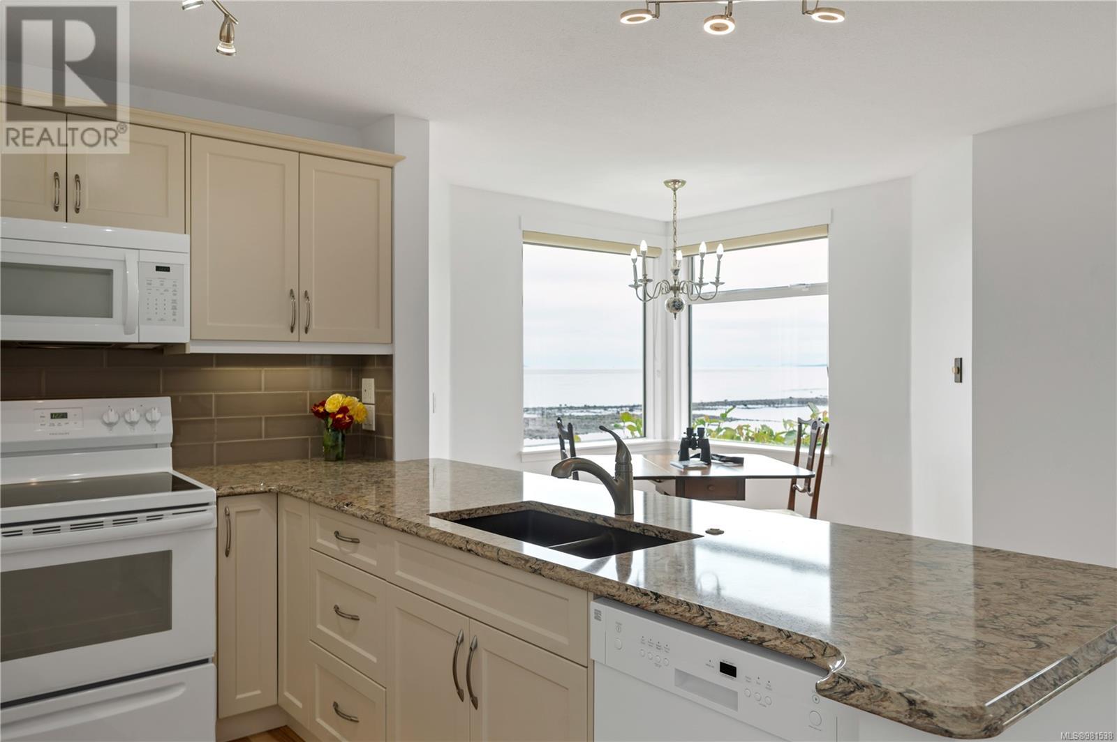 3207 27 Island Hwy S, Campbell River real estate listing 981538