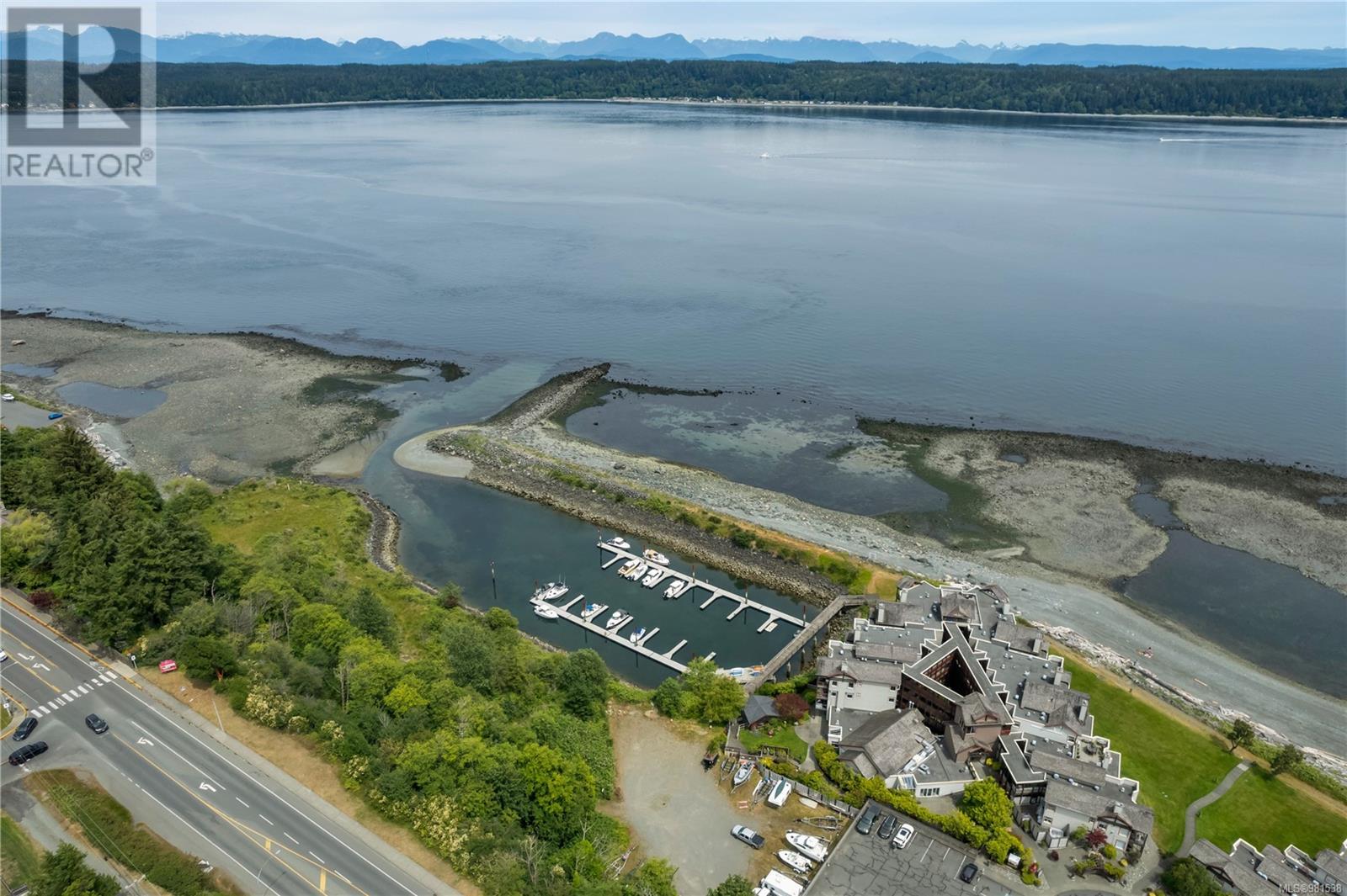 3207 27 Island Hwy S, Campbell River real estate listing 981538