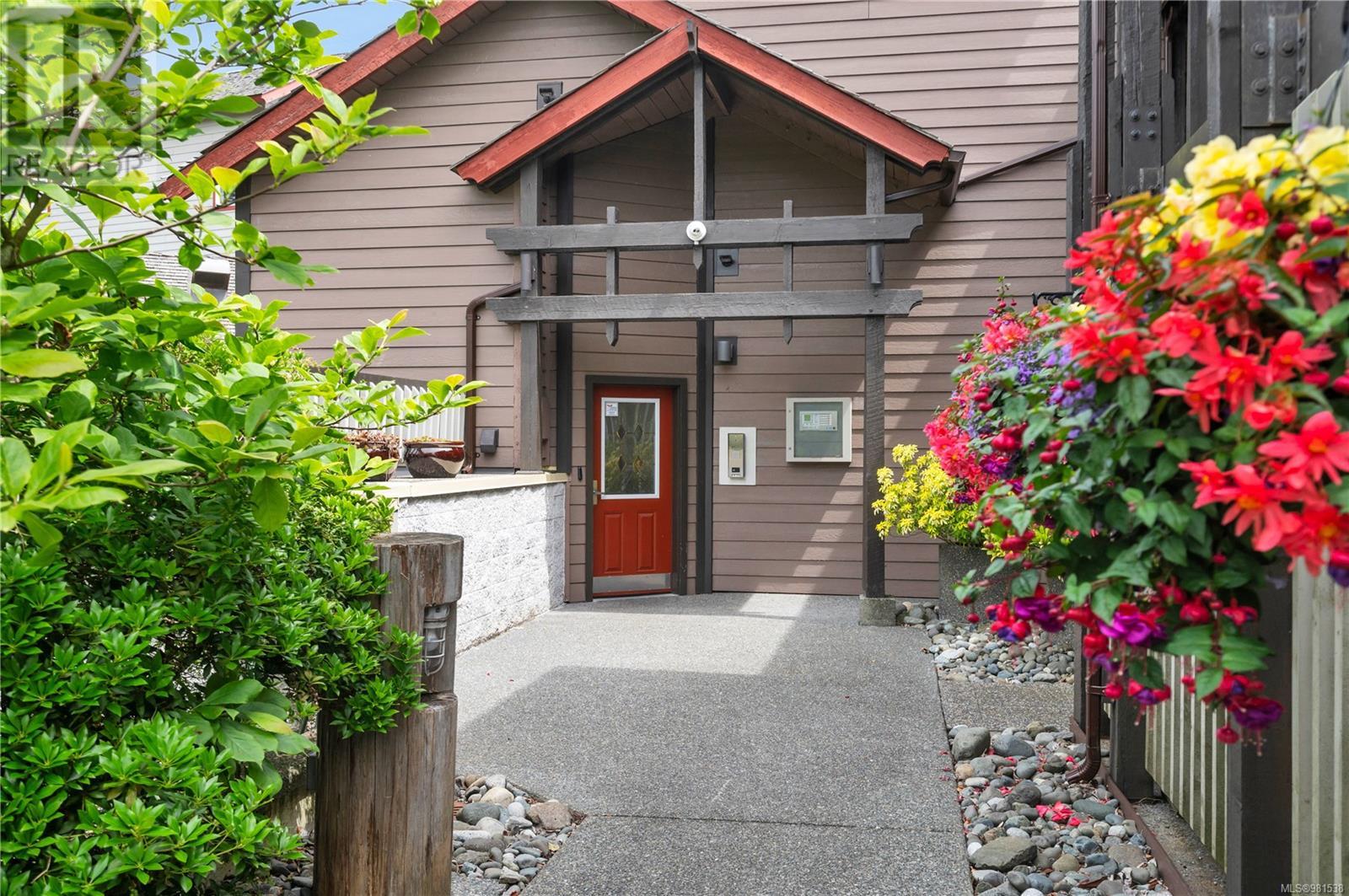 3207 27 Island Hwy S, Campbell River real estate listing 981538