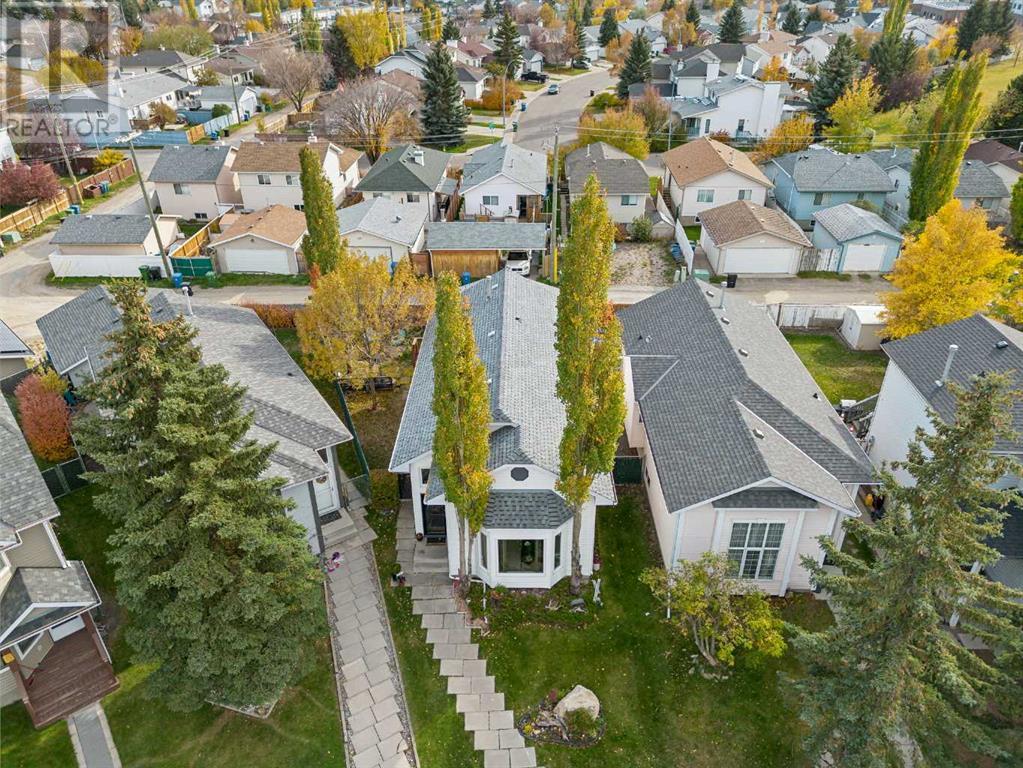 Single Family House Bi-level for Sale in  Coverdale Way NE Coventry Hills Calgary 