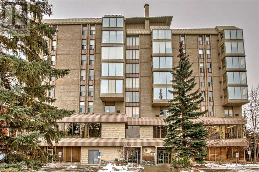 Single Family House High rise for Sale in   Varsity Drive NW Varsity Calgary 