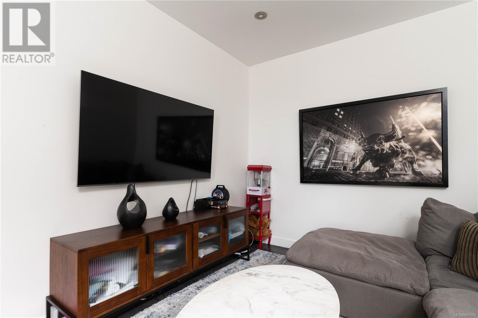 Photo 23 of 2086 Marne St, Oak Bay BC