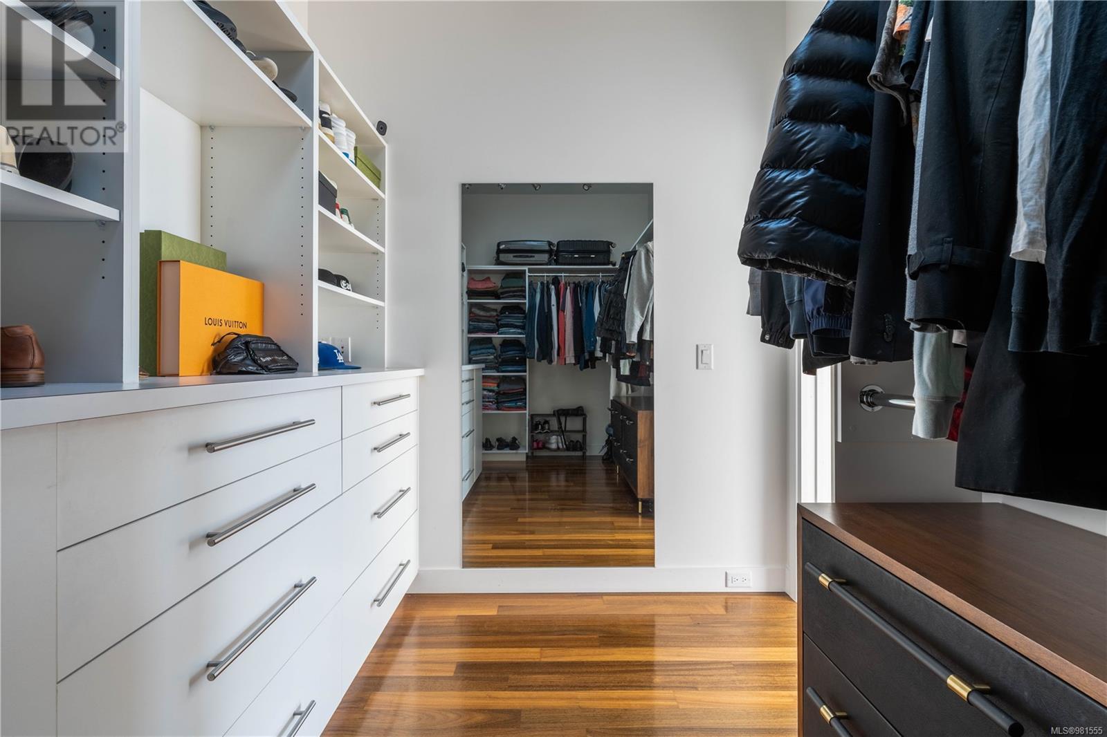 Photo 13 of 2086 Marne St, Oak Bay BC