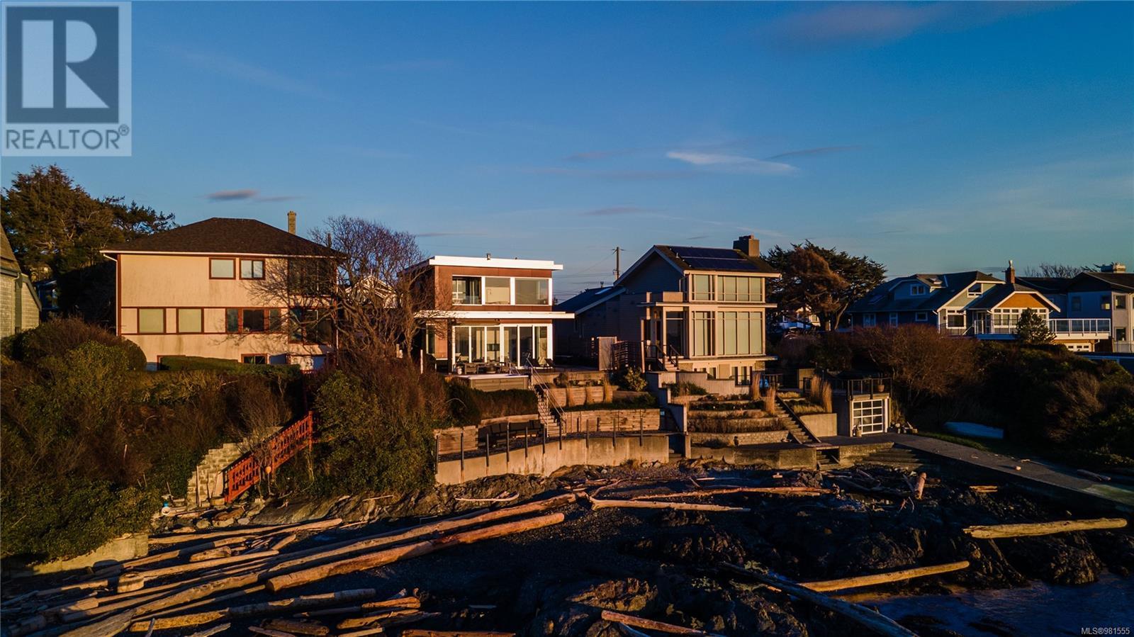 Photo 8 of 2086 Marne St, Oak Bay BC