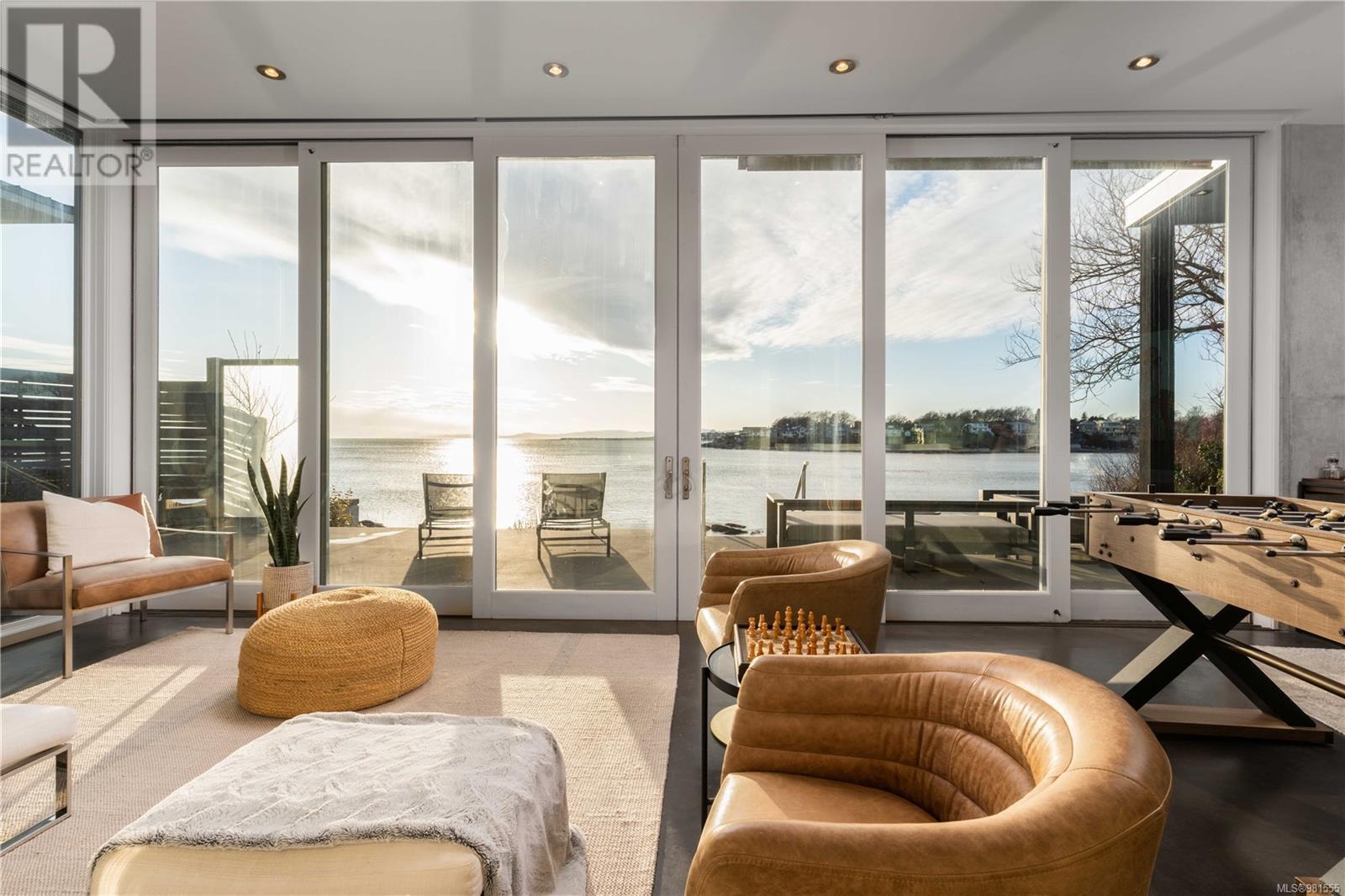 Photo 9 of 2086 Marne St, Oak Bay BC