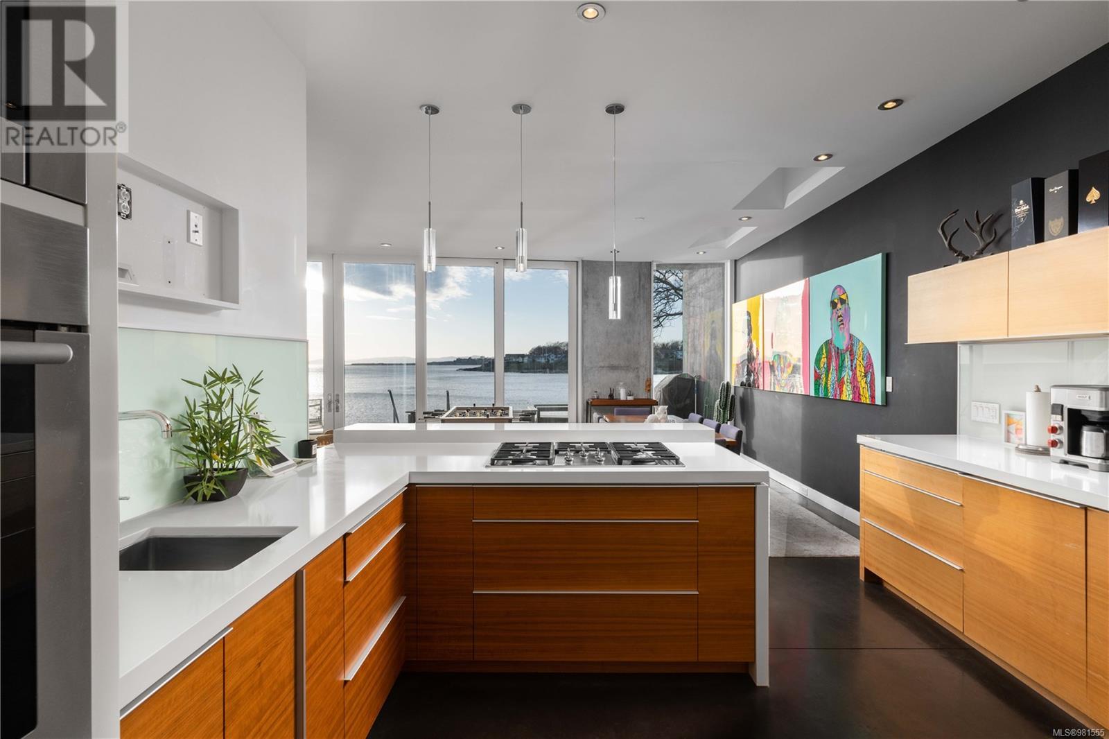 Photo 6 of 2086 Marne St, Oak Bay BC