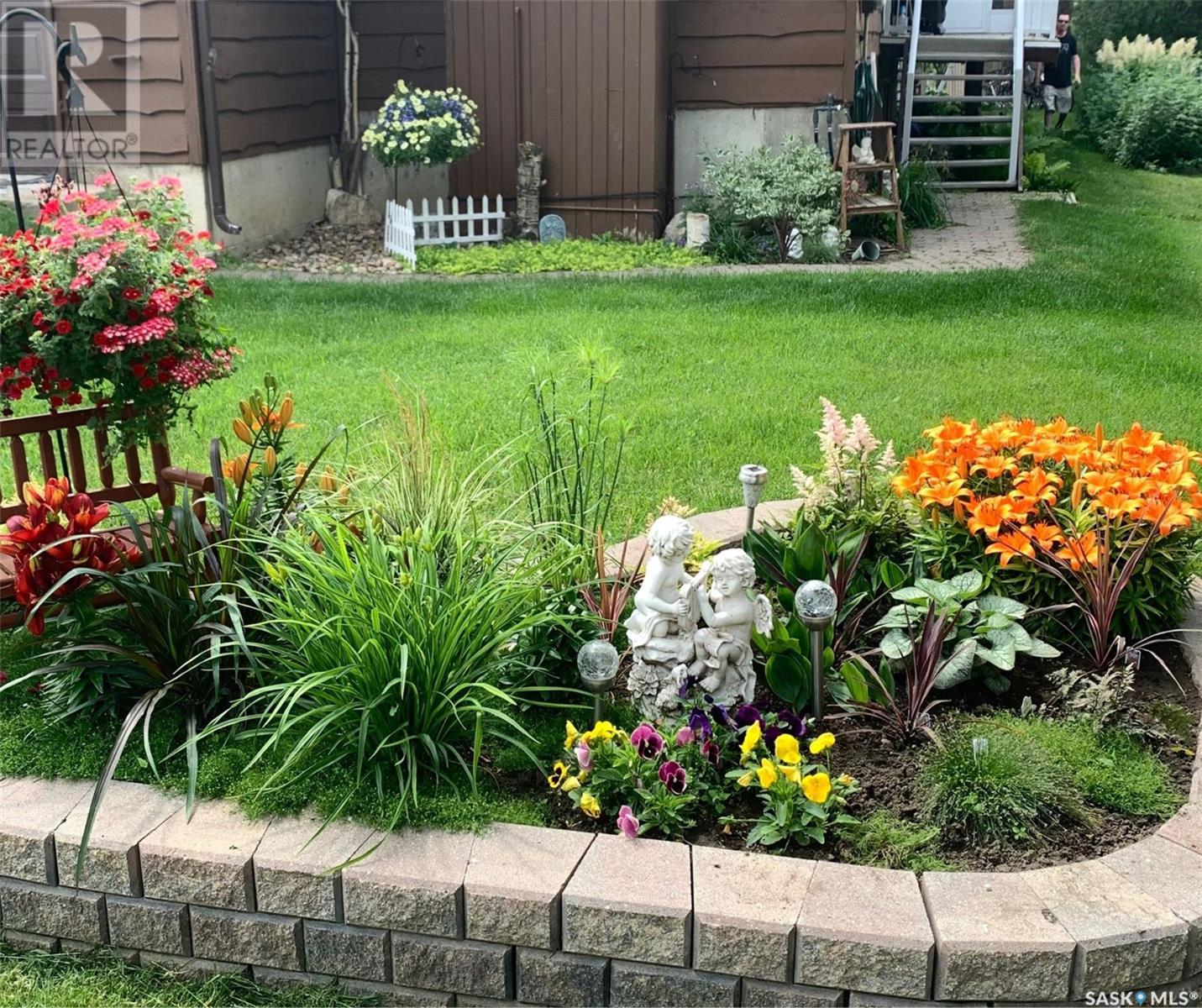 Single Family House Raised bungalow for Sale in  Walker STREET Swift Current 