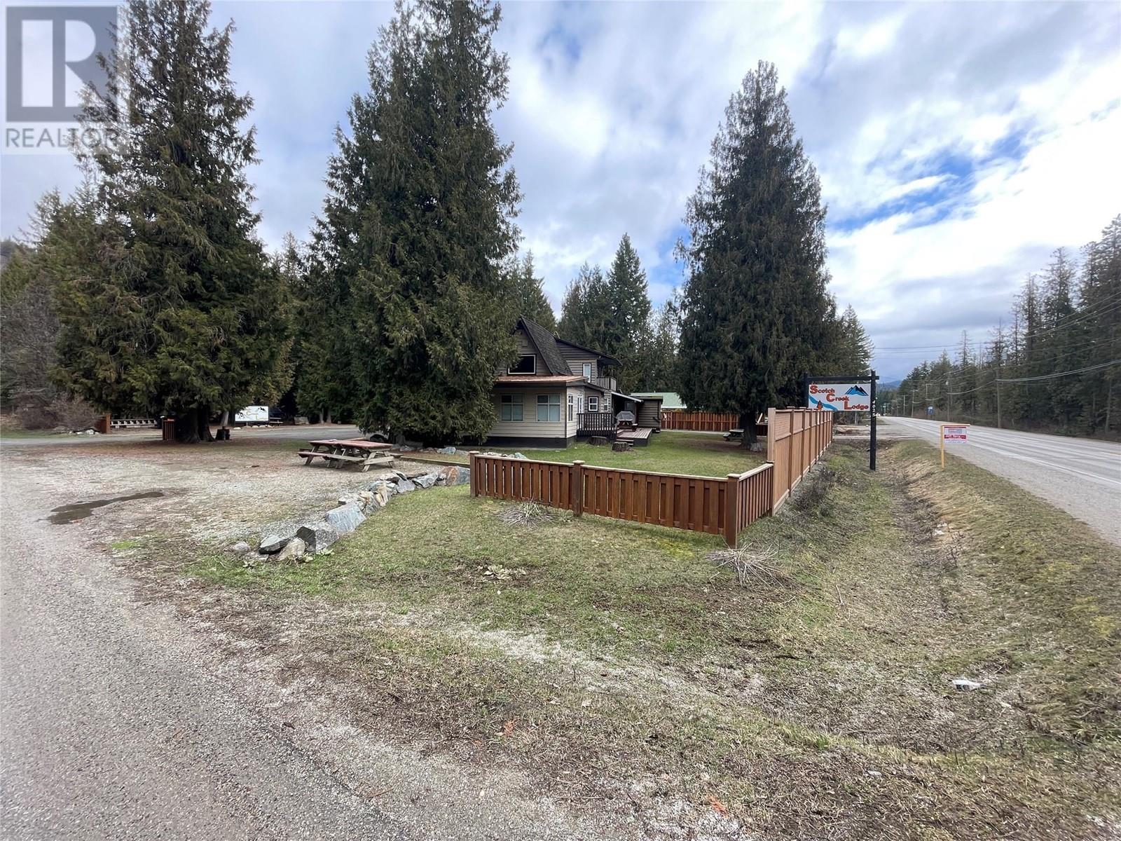  4025 Squilax-Anglemont Road, Scotch Creek