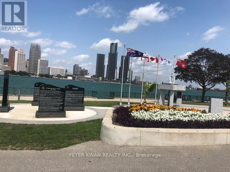 Photo 2 of 1324 Ouellette Avenue, Windsor ON