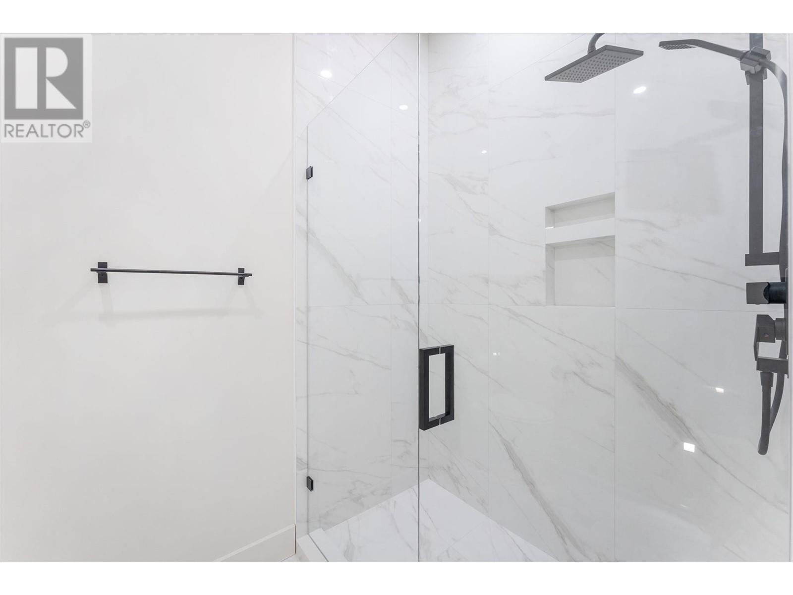  10218 Beacon Hill Drive, Lake Country
