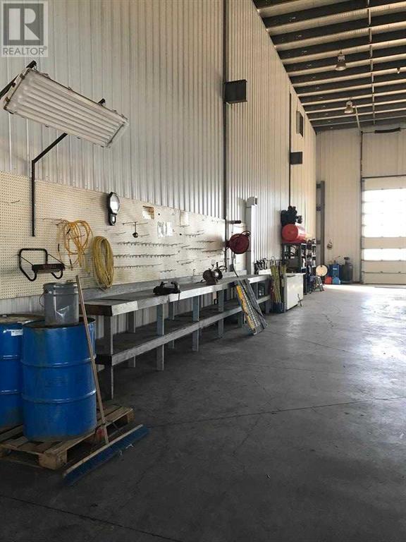 Photo 32 of 100 3rd Street, Beaverlodge AB