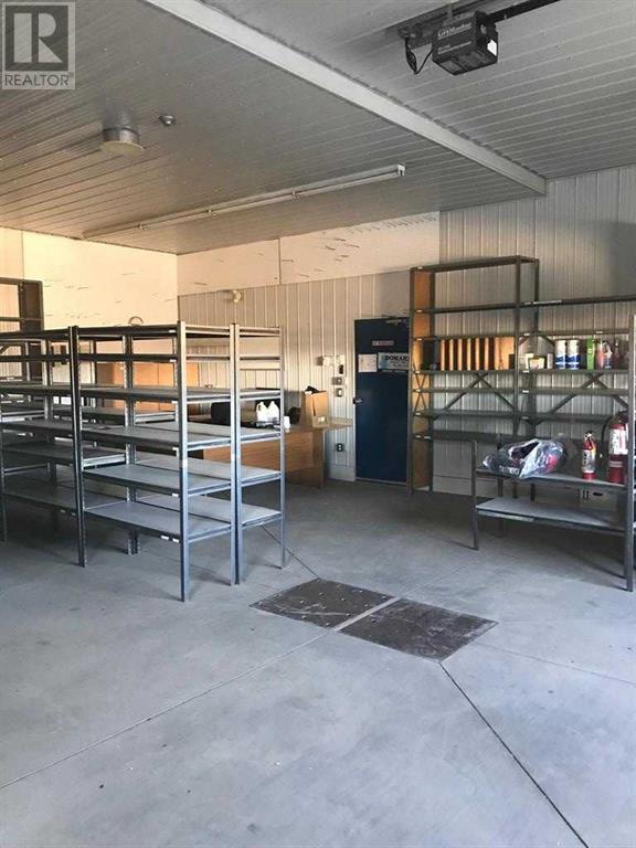 Photo 33 of 100 3rd Street, Beaverlodge AB