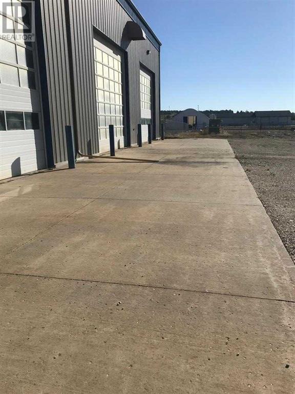 Photo 43 of 100 3rd Street, Beaverlodge AB